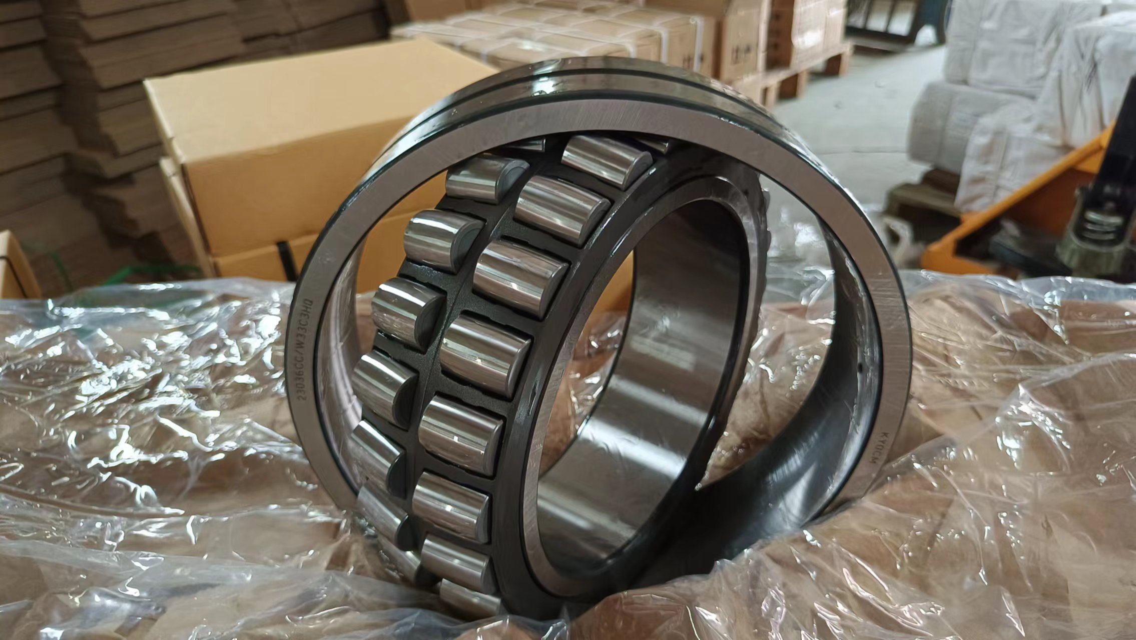 Spherical Roller Bearing 23036 CC/W33  size 180*280*74 mm Machine tool bearings